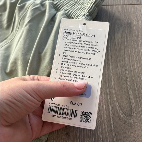 NWT Lululemon Hotty Hot High-Rise Lined Short 2.5"
Fog Green Size 12 - Picture 3 of 7